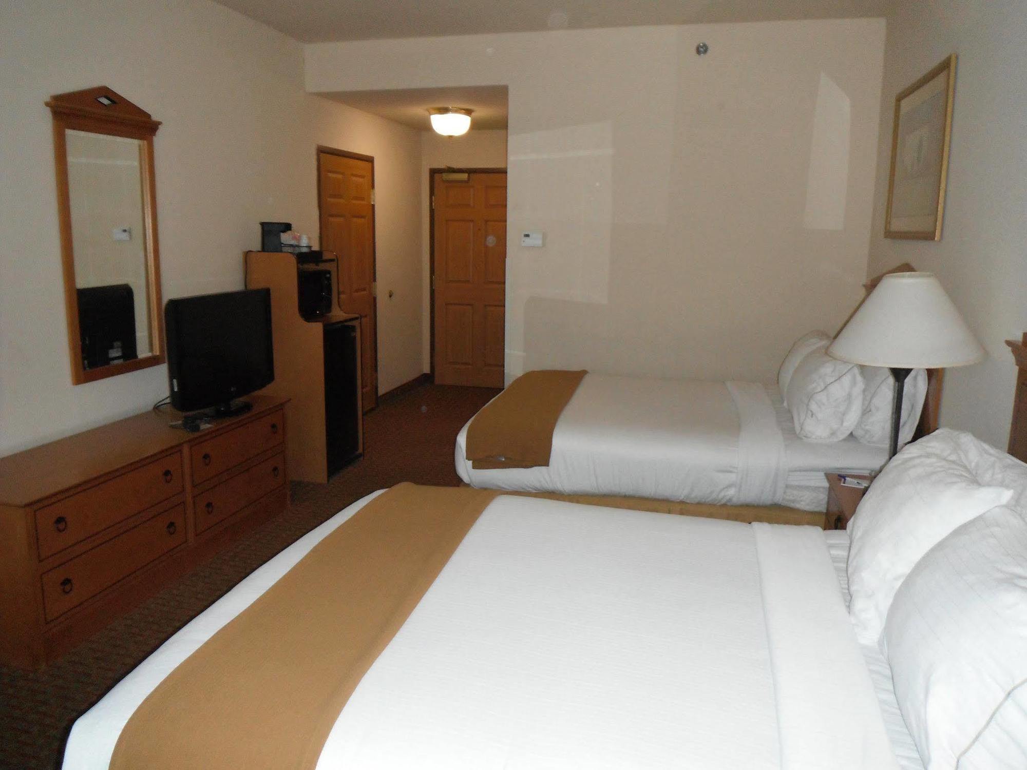 Holiday Express & By Ihg Hotel Glenpool