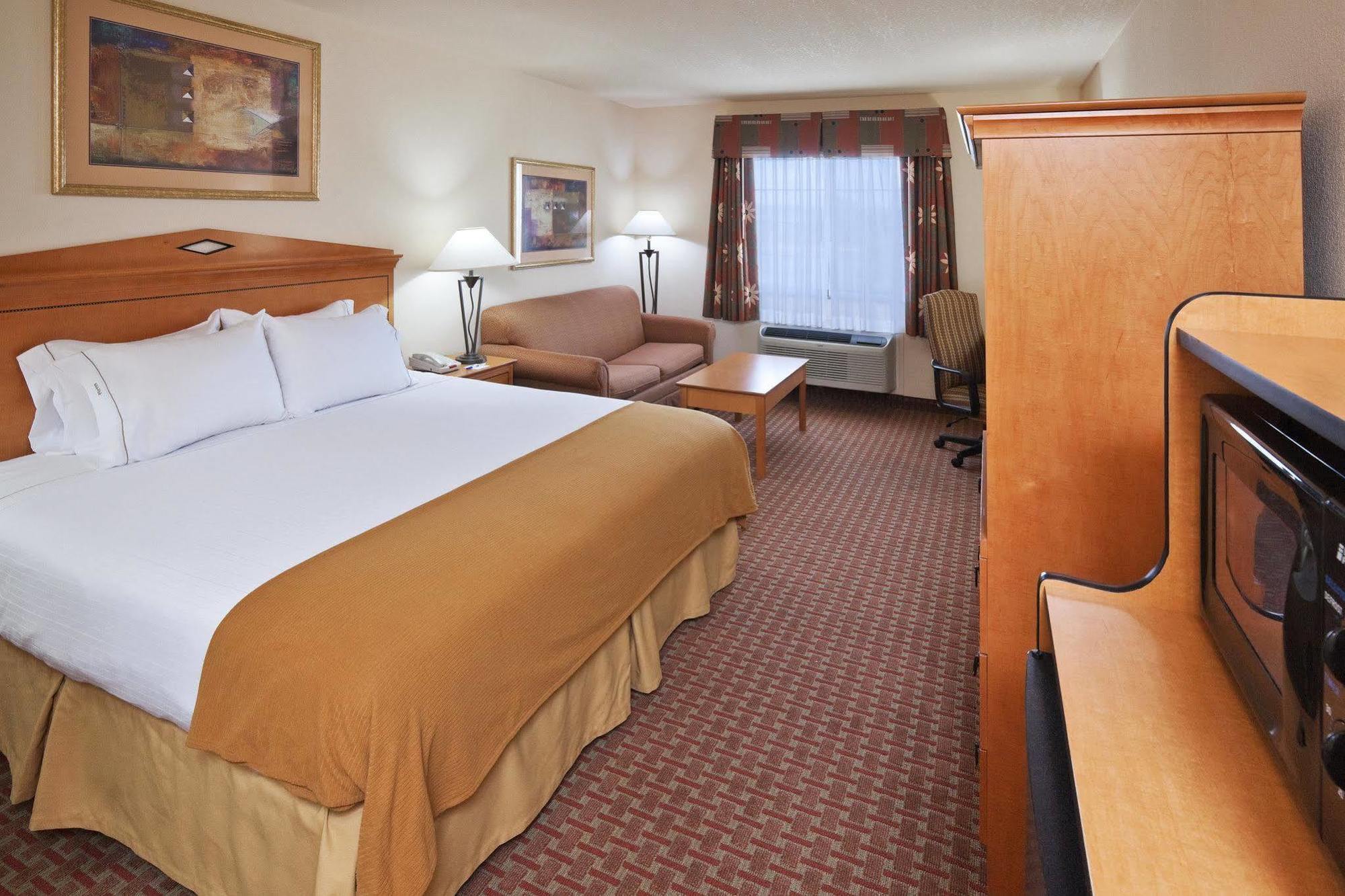 Holiday Express & By Ihg Hotel