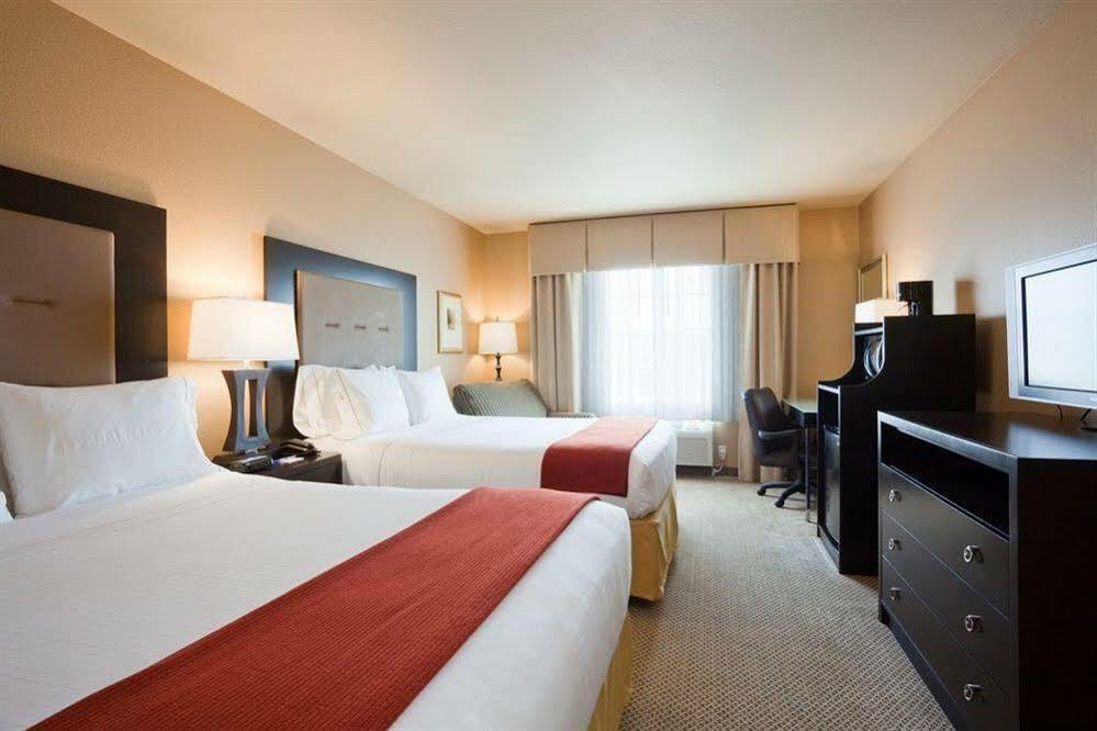 Holiday Express & By Ihg Hotel 3*